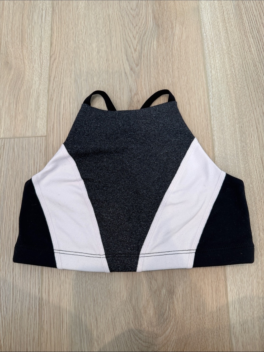 Beyond Yoga sports bra High Neck Colorblock Crop Top - Black & Light Pink
